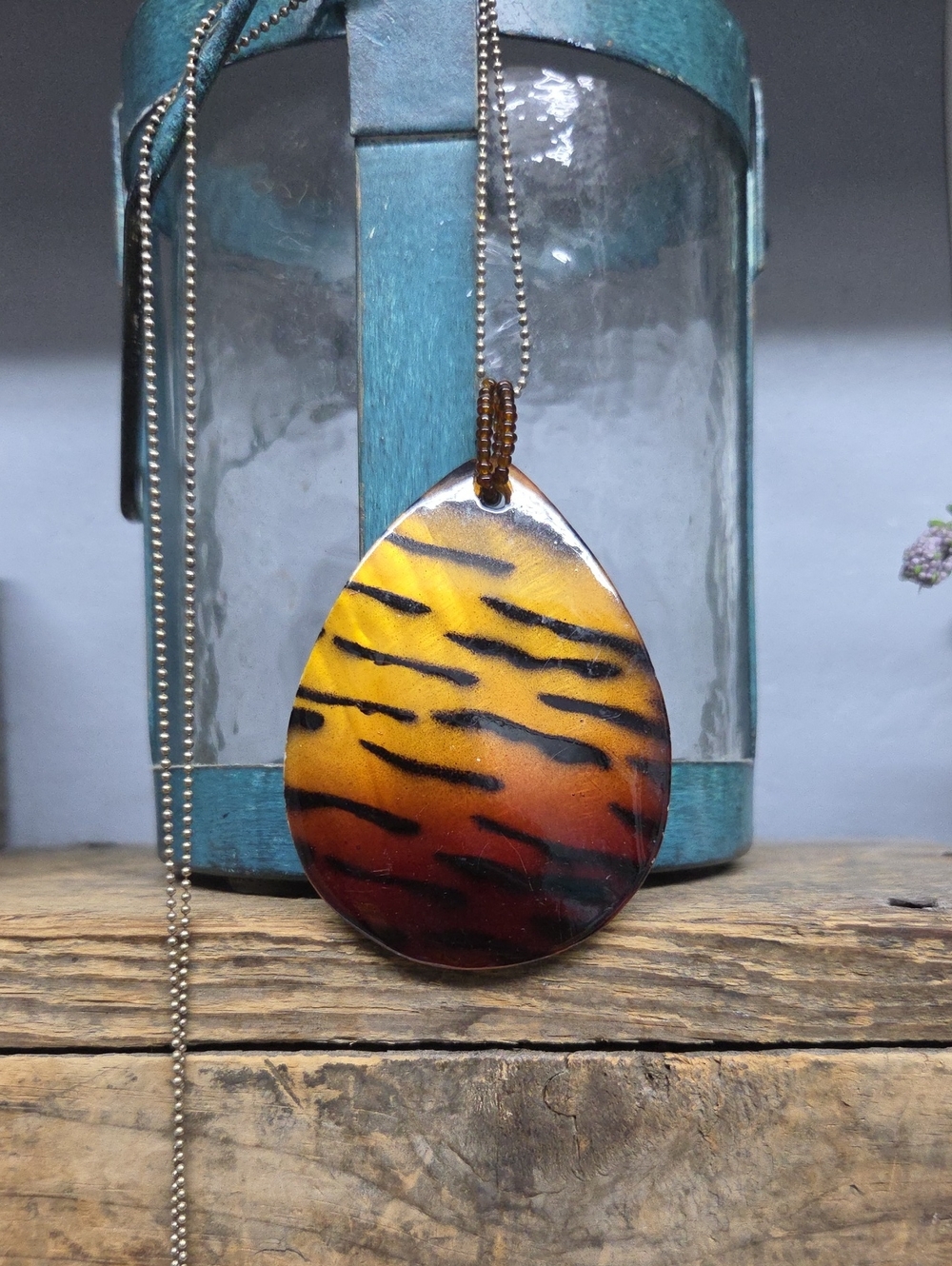 Vintage Tiger Stripe Teardrop Shell Pendant Necklace - Yellow & Orange